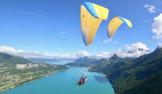 Paragliding